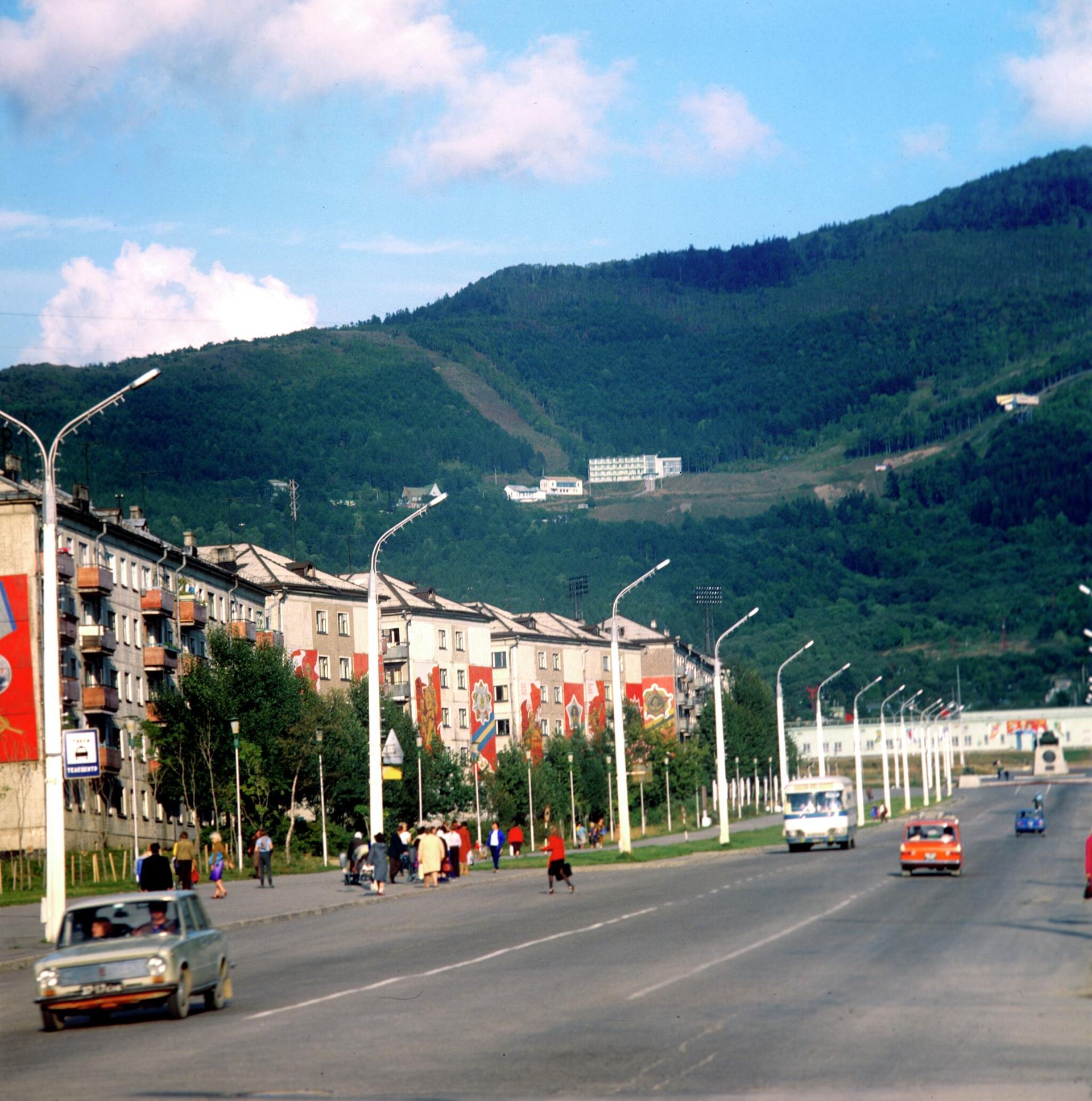 На одной из улиц города На одной из улиц города - РИА Новости, 1920, 27.06.2025