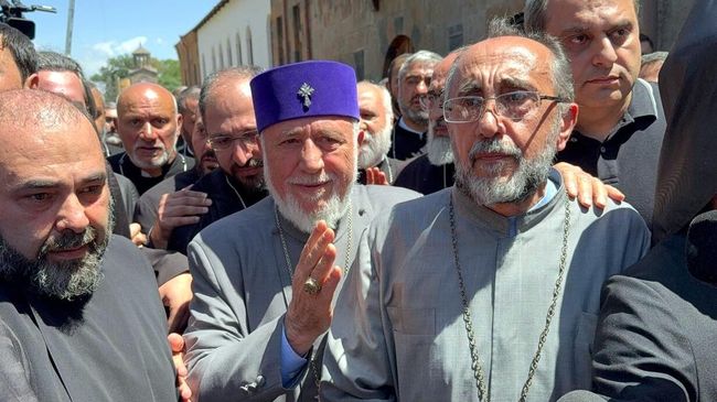 Архиепископ Микаэл Аджапанян