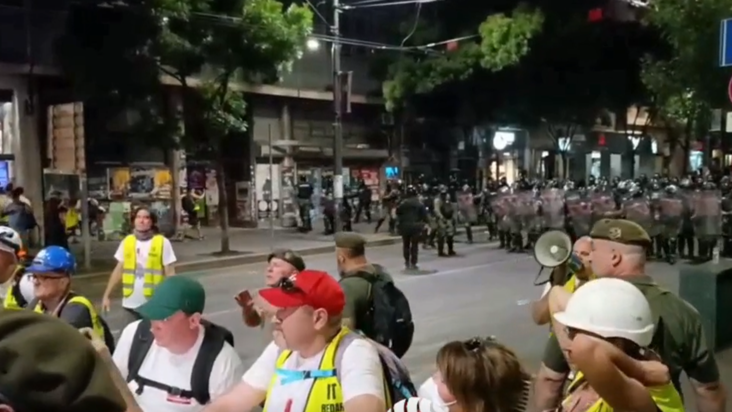 Протест студентов и сторонников оппозиции в Сербии Протест студентов и сторонников оппозиции в Сербии - РИА Новости, 1920, 28.06.2025