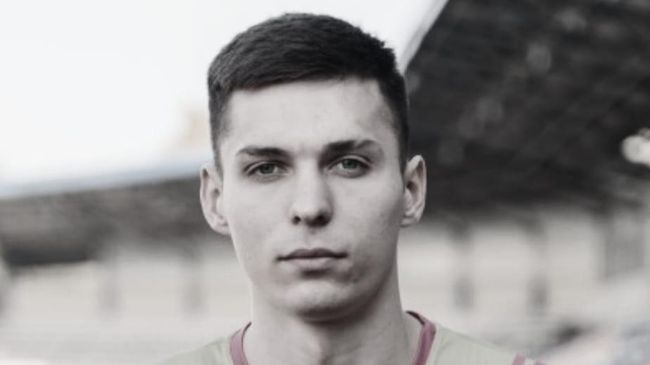 Футболист Артем Калмыков