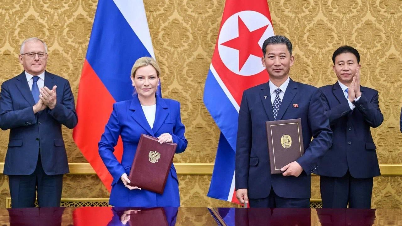 Министерства культуры России и КНДР подписали план сотрудничества двух стран на 2025-2027 годы Министерства культуры России и КНДР подписали план сотрудничества двух стран на 2025-2027 годы - РИА Новости, 1920, 29.06.2025
