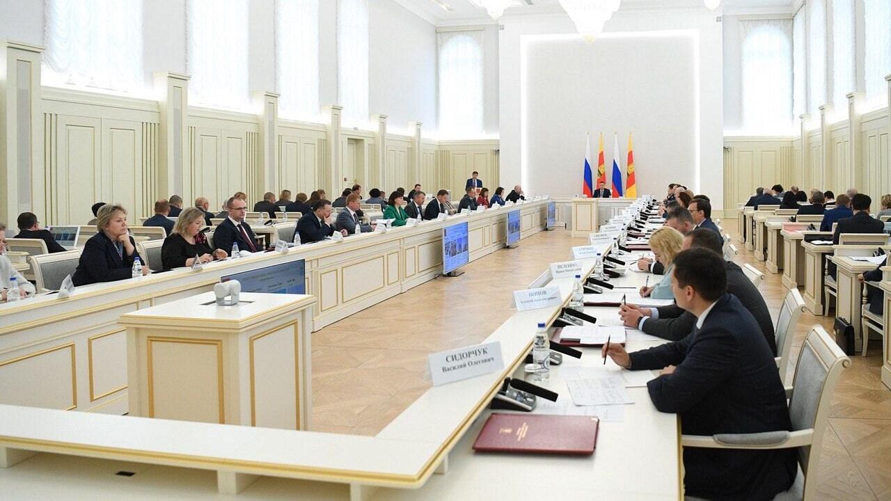 Заседание правительства Тверской области Заседание правительства Тверской области - РИА Новости, 1920, 01.07.2025