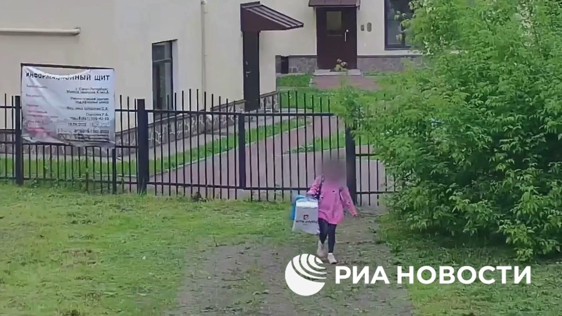 Задержание террористки, заложившей бомбу под машину сотрудника оборонного предприятия Задержание террористки, заложившей бомбу под машину сотрудника оборонного предприятия - РИА Новости, 1920, 03.07.2025