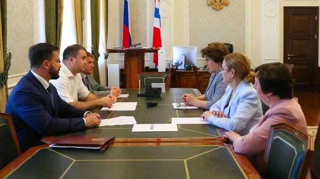 Встреча губернатора Омской области Виталия Хоценко и главы Росздравнадзора Аллы Самойловой Встреча губернатора Омской области Виталия Хоценко и главы Росздравнадзора Аллы Самойловой