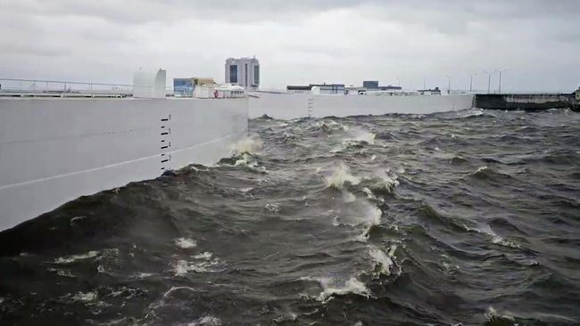 Уровень воды с внешней стороны дамбы в Санкт-Петербурге достиг 180 сантиметров