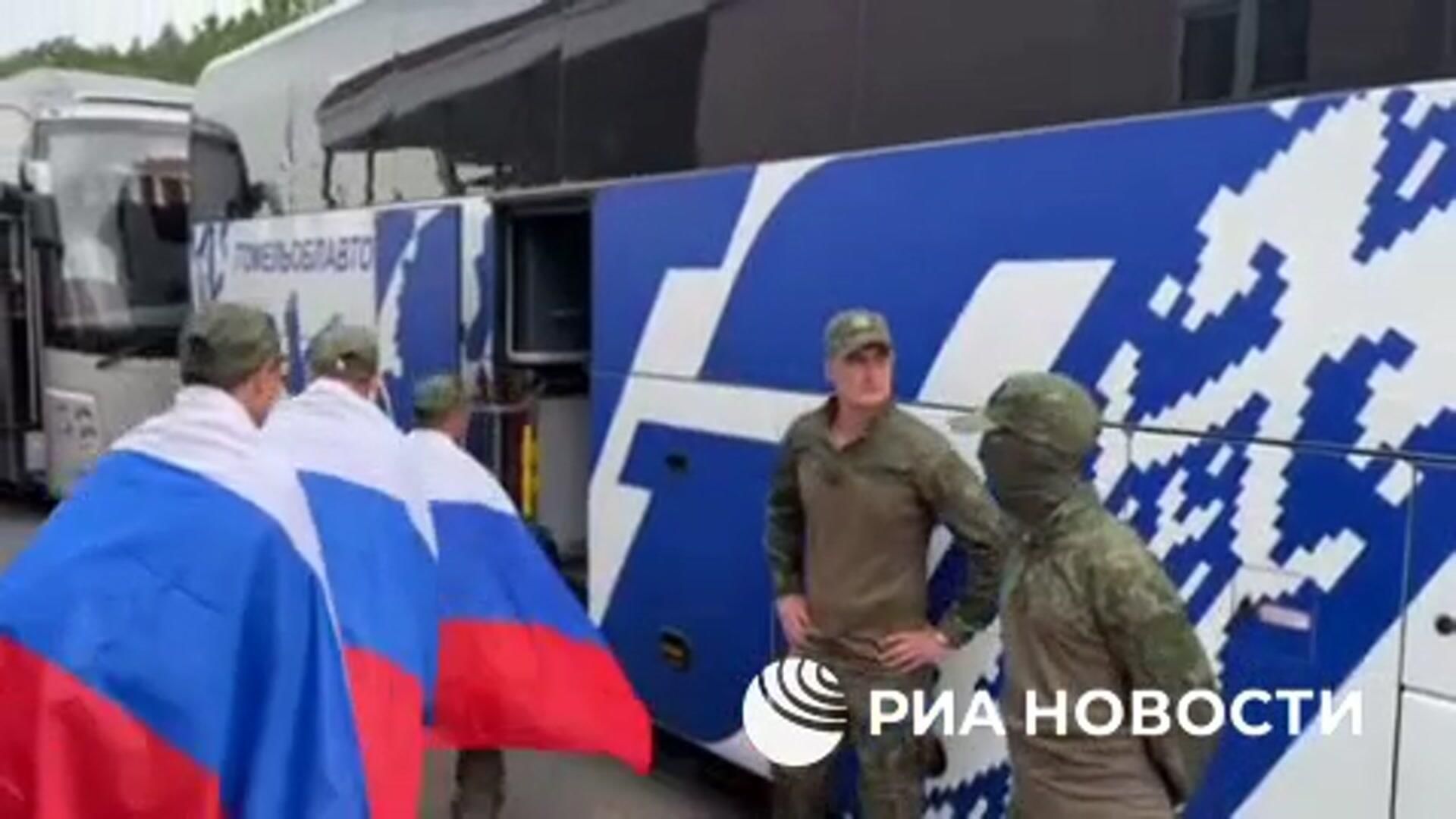 Российские военные, возвращенные с подконтрольной киевскому режиму территории Российские военные, возвращенные с подконтрольной киевскому режиму территории - РИА Новости, 1920, 04.07.2025