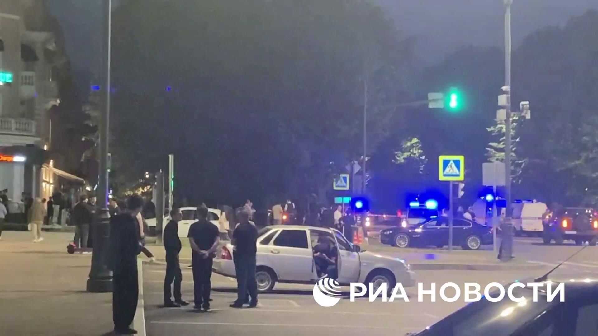 Следственные действия на месте нападения на сотрудника ДПС в Нальчике Следственные действия на месте нападения на сотрудника ДПС в Нальчике - РИА Новости, 1920, 04.07.2025