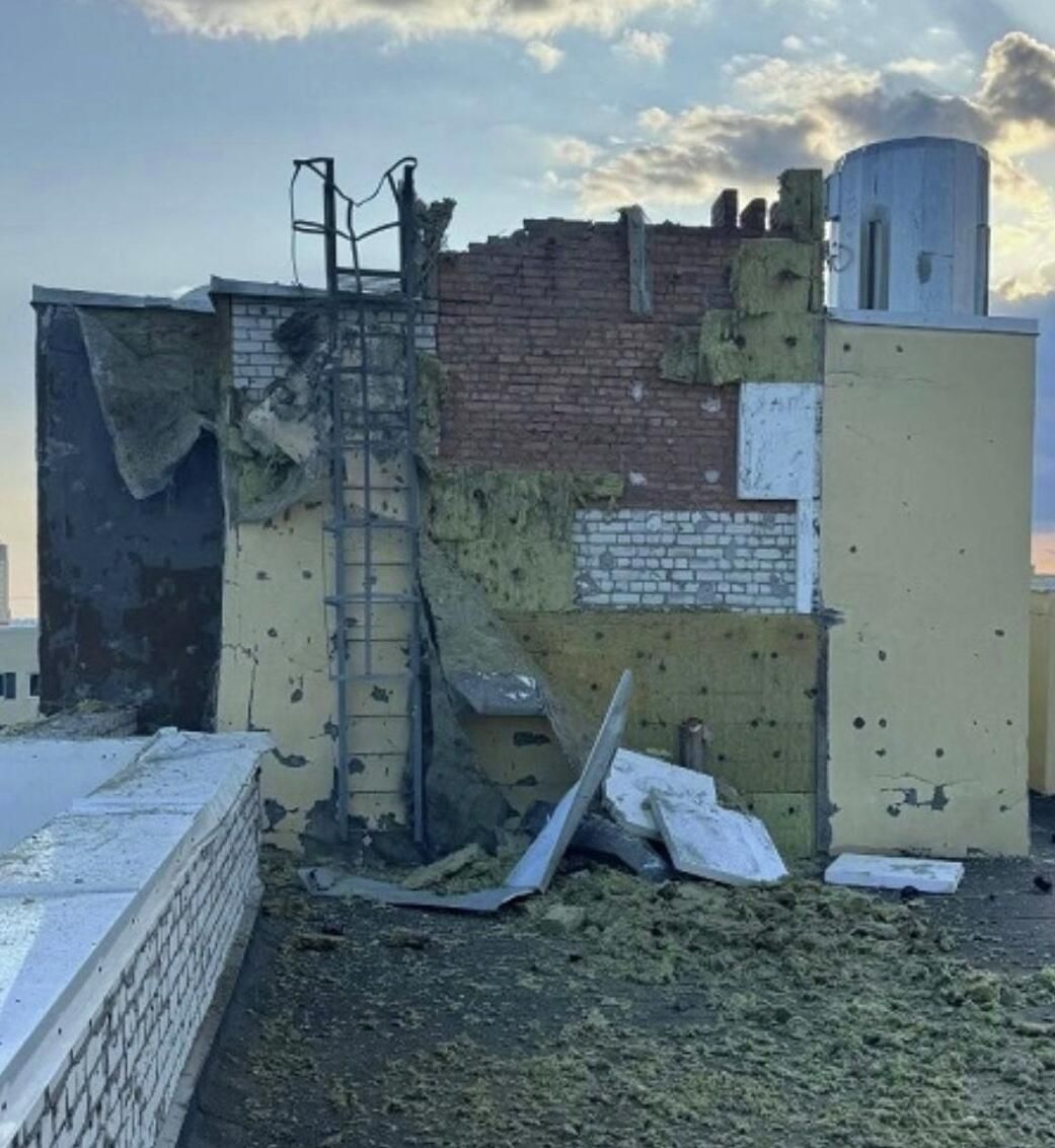 Последствия попадания дрона ВСУ в жилой дом в Энгельсе Саратовской области - РИА Новости, 1920, 05.07.2025