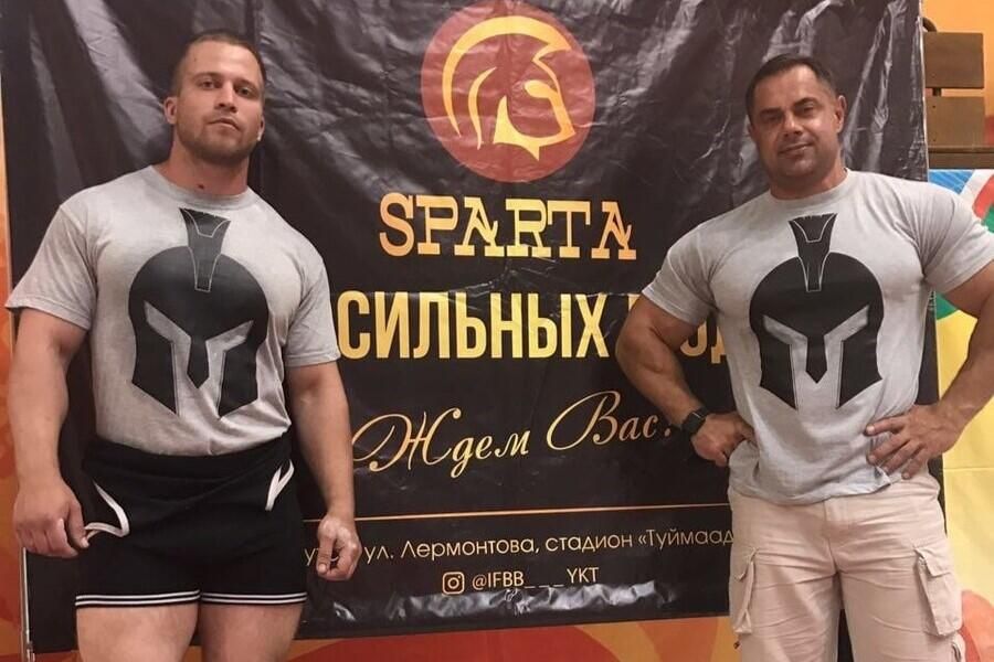 Пауэрлифтер Иван Лисовенко (слева) Пауэрлифтер Иван Лисовенко (слева) - РИА Новости, 1920, 08.07.2025