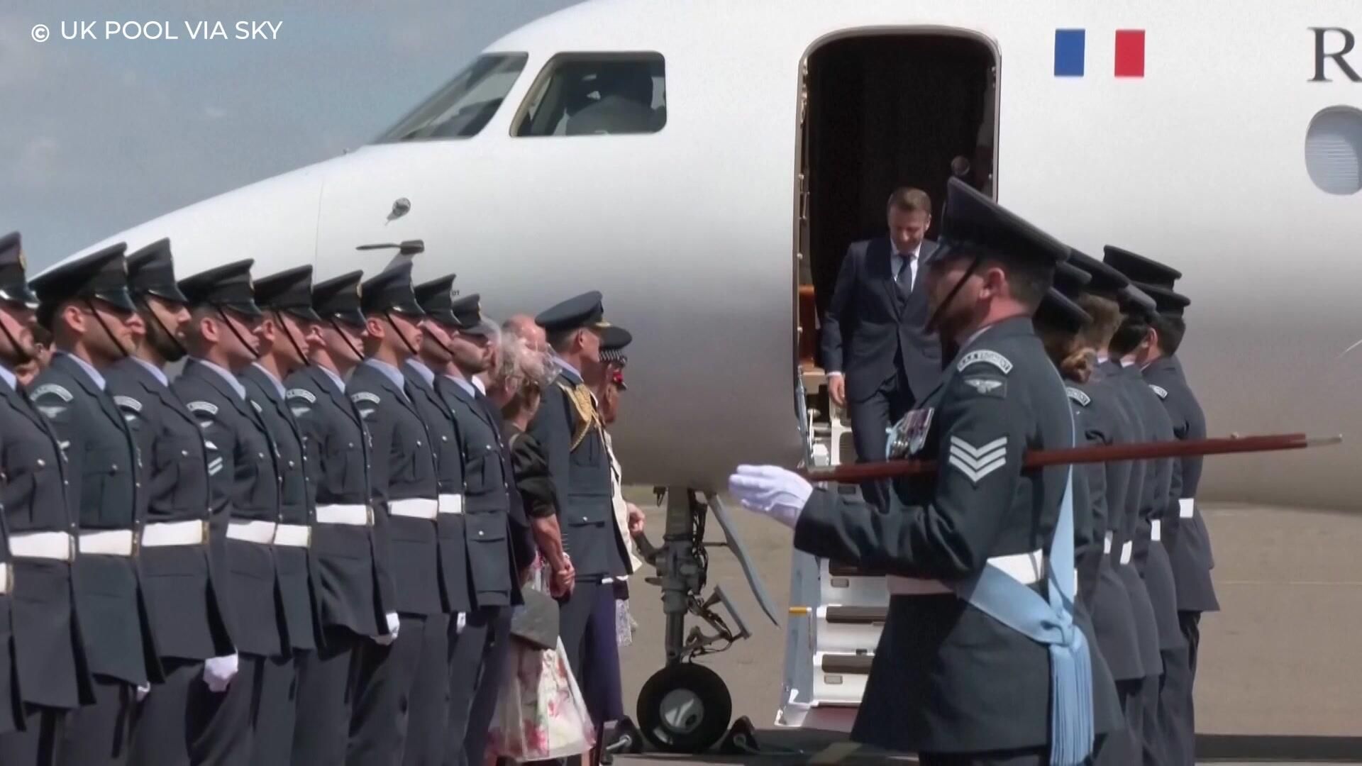 Брижит Макрон не подала руку мужу Брижит Макрон не подала руку мужу - РИА Новости, 1920, 08.07.2025