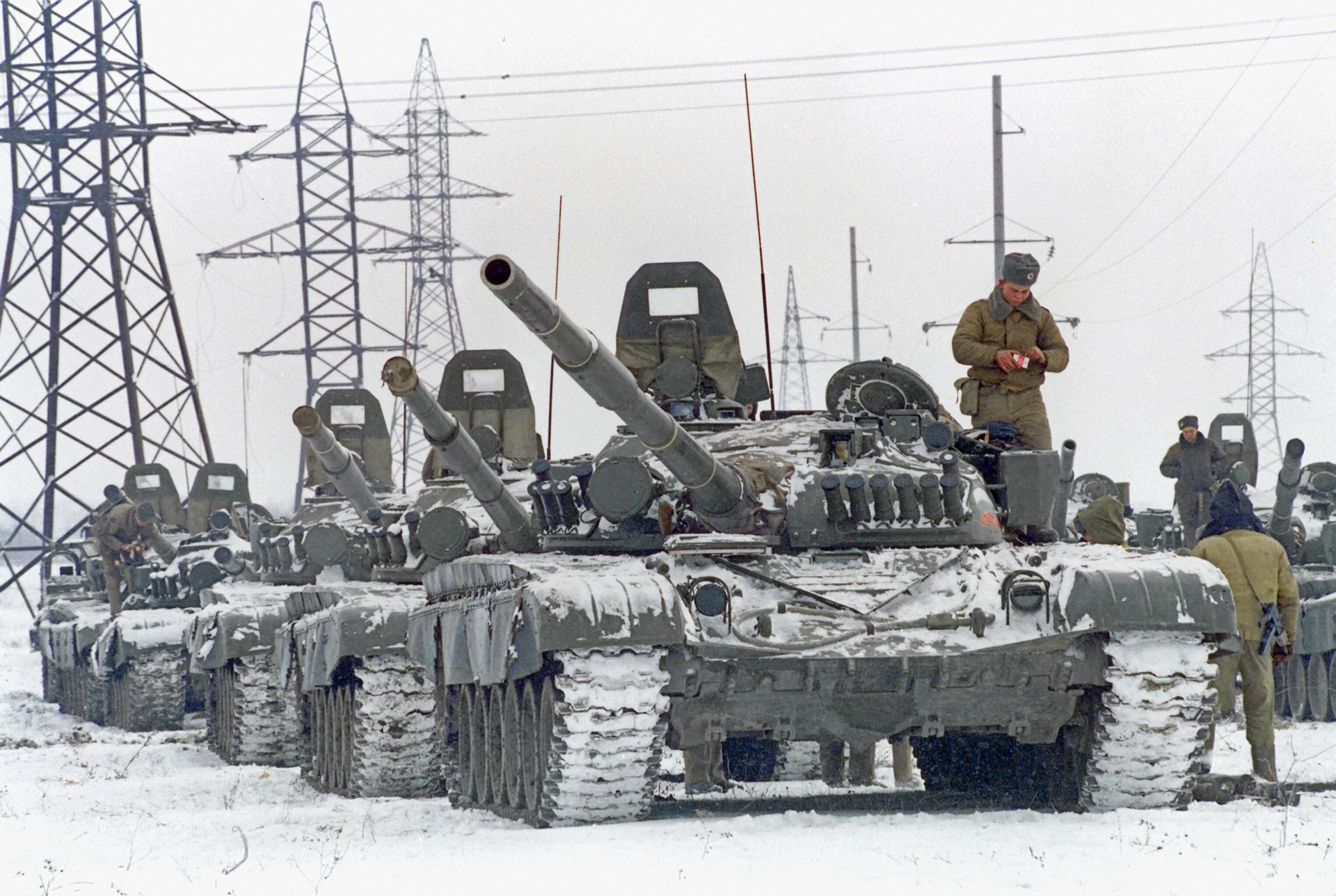 Ввод танковых подразделений Российской армии на территорию Чечни в декабре 1994 года Ввод танковых подразделений Российской армии на территорию Чечни в декабре 1994 года - РИА Новости, 1920, 08.07.2025
