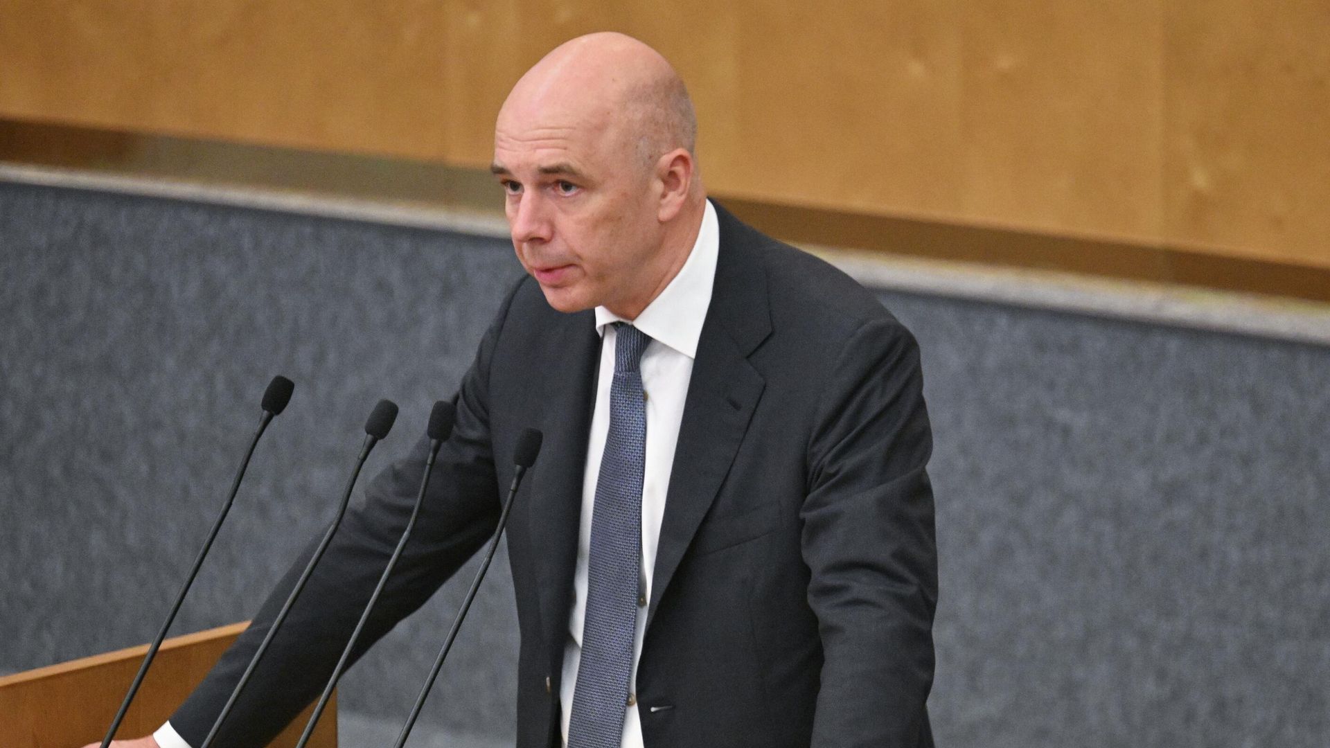 Министр финансов РФ Антон Силуанов выступает на пленарном заседании Госдумы РФ - РИА Новости, 1920, 09.12.2025