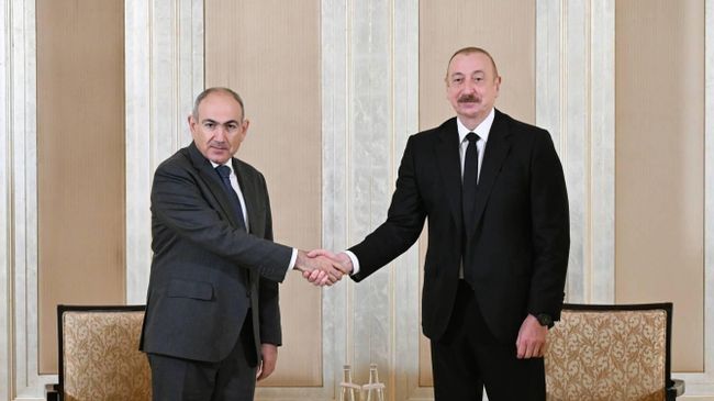 Никол Пашинян и Ильхам Алиев