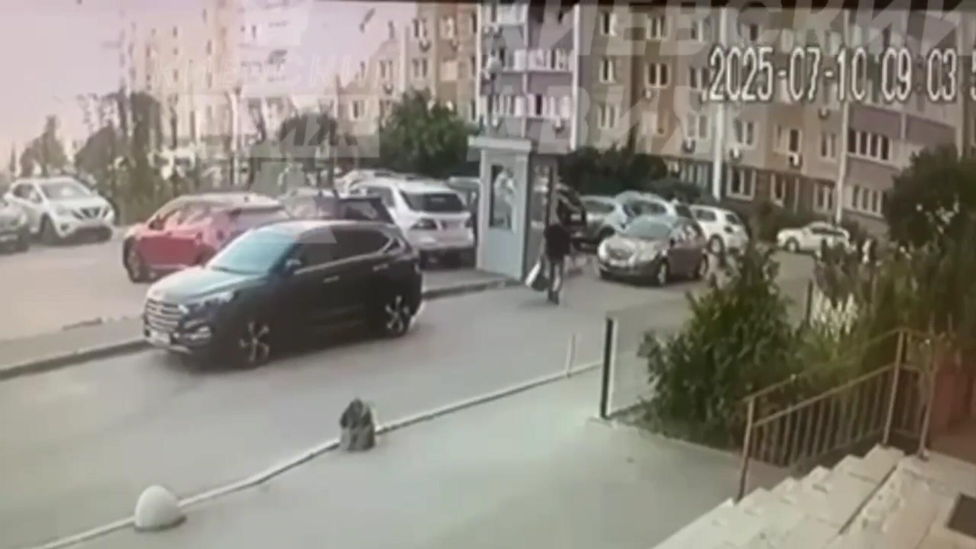Момент убийства полковника СБУ Ивана Воронича в Киеве Момент убийства полковника СБУ Ивана Воронича в Киеве - РИА Новости, 1920, 19.07.2025