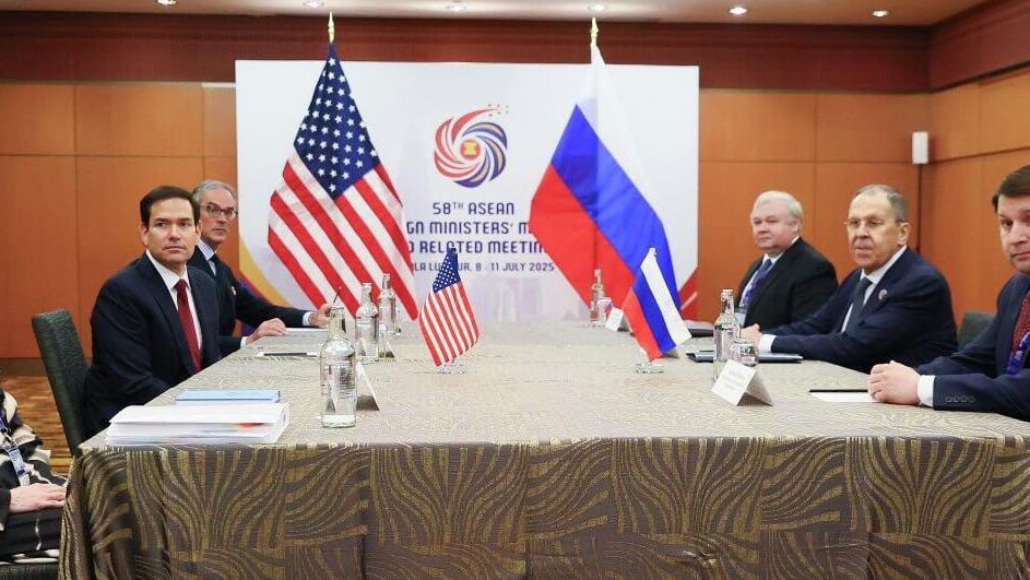 Министр иностранных дел РФ Сергей Лавров и госсекретарь США Марко Рубио во время встречи в Куала-Лумпуре Министр иностранных дел РФ Сергей Лавров и госсекретарь США Марко Рубио во время встречи в Куала-Лумпуре - РИА Новости, 1920, 10.07.2025