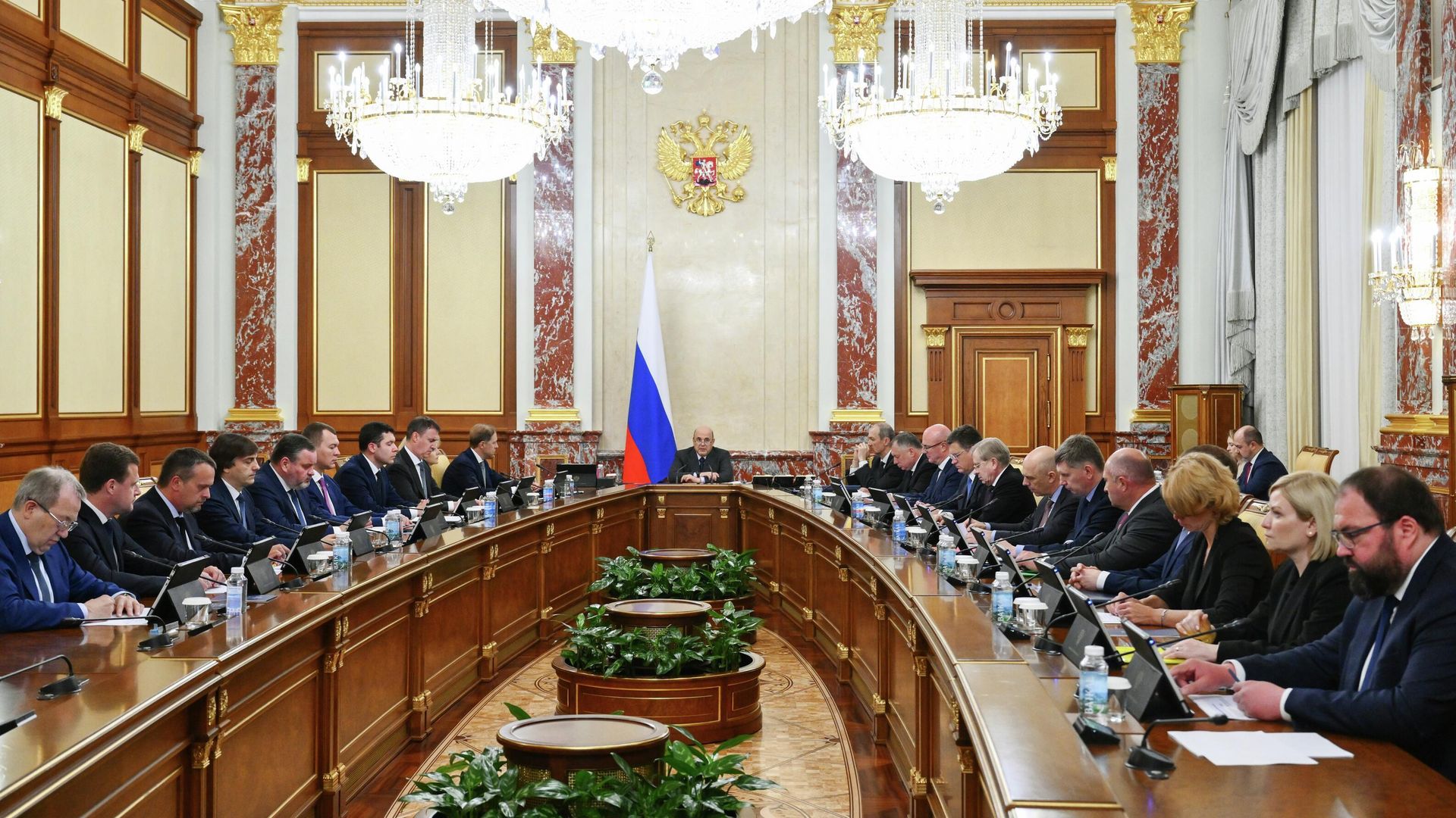 Председатель правительства РФ Михаил Мишустин проводит заседание кабинета министров РФ. 10 июля 2025 Председатель правительства РФ Михаил Мишустин проводит заседание кабинета министров РФ. 10 июля 2025 - РИА Новости, 1920, 10.07.2025