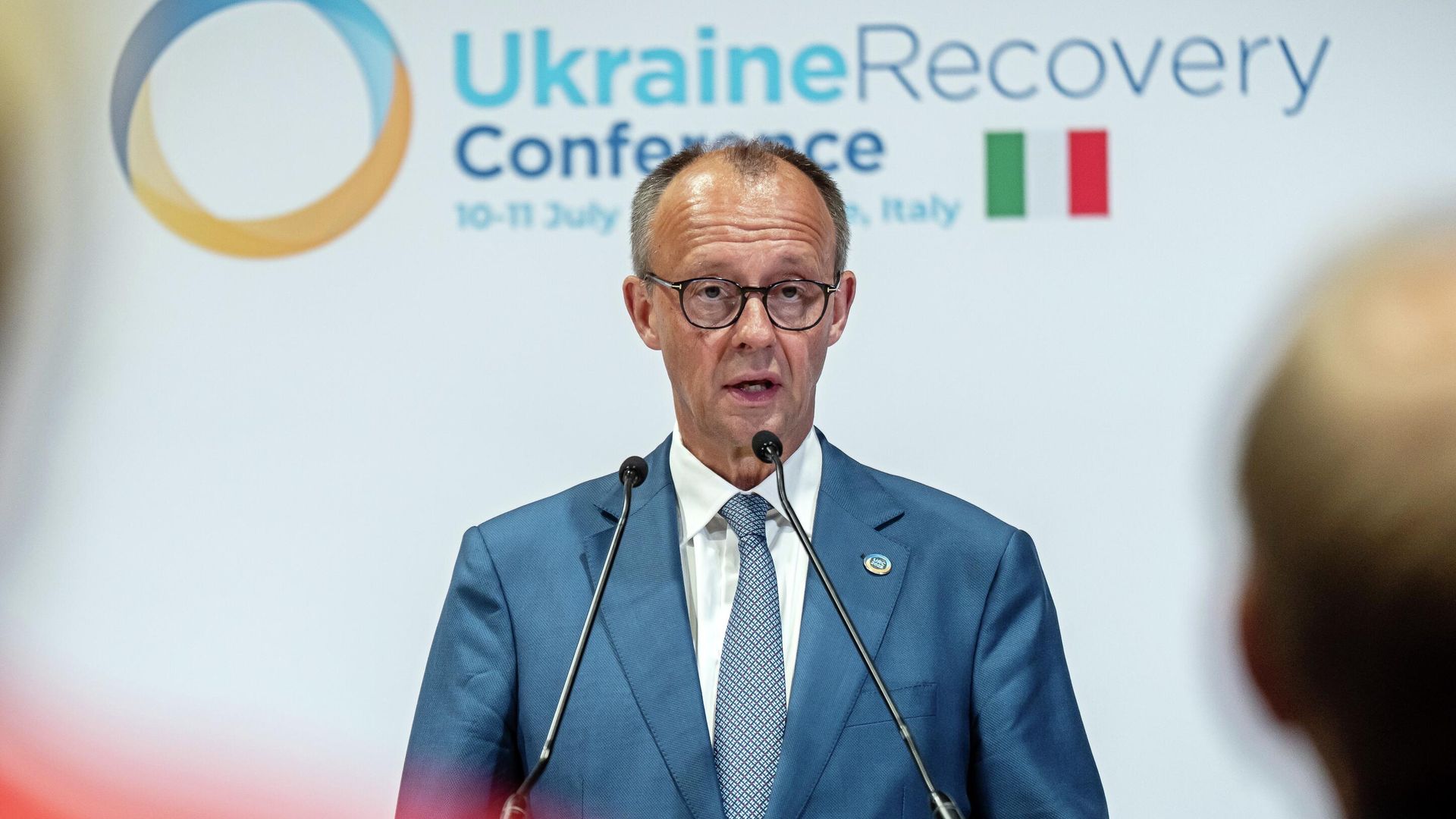 Канцлер ФРГ Фридрих Мерц выступает на конференции по восстановлению Украины в Риме. 10 июля 2025 - РИА Новости, 1920, 10.07.2025