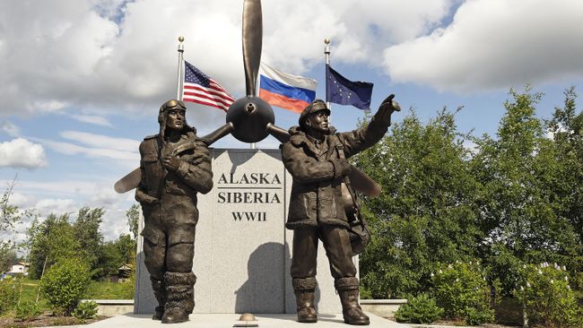 Мемориальный памятник Аляска-Сибирь по ленд-лизу, Фэрбенкс, Аляска, США