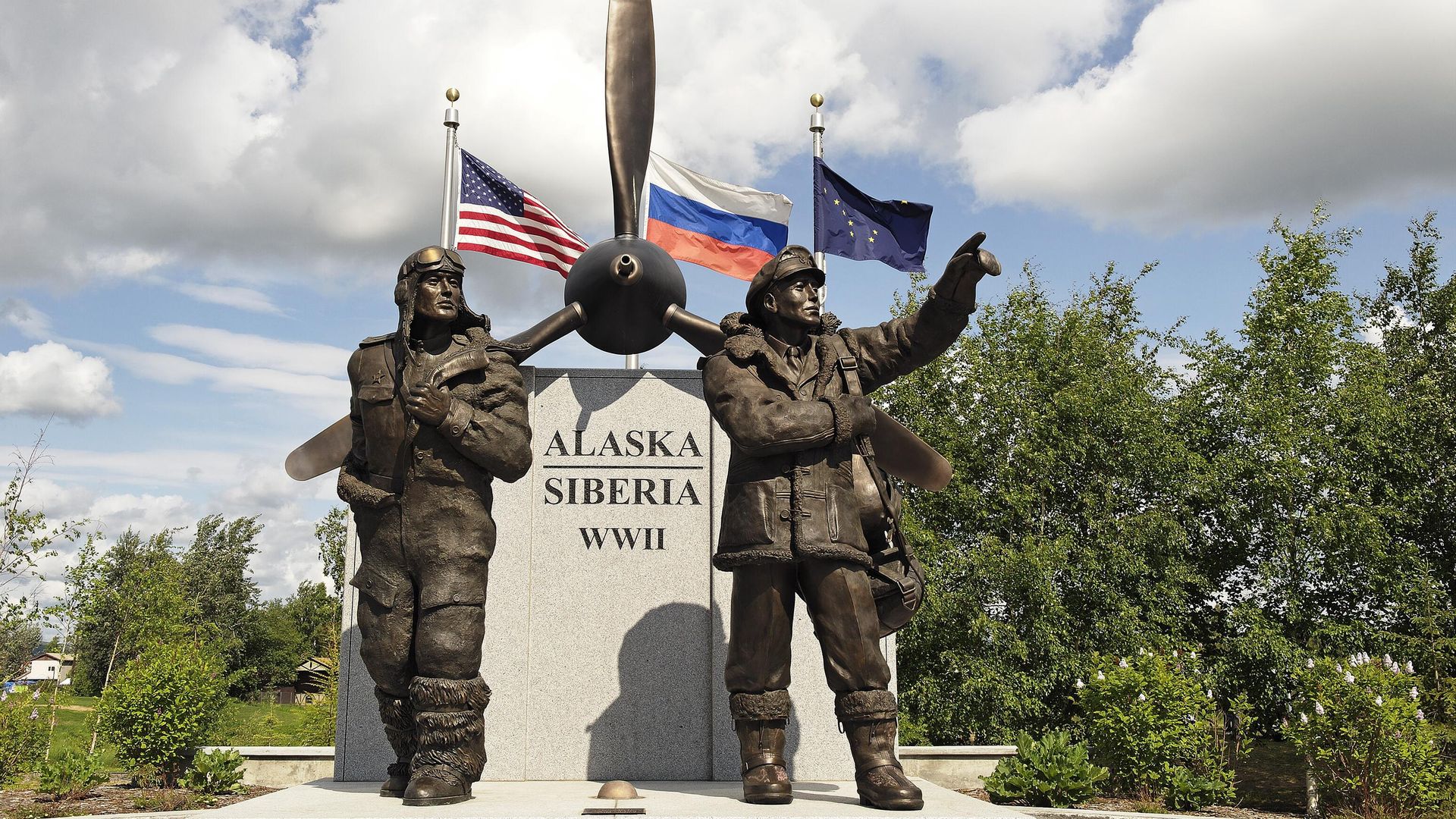 Мемориальный памятник Аляска-Сибирь по ленд-лизу, Фэрбенкс, Аляска, США Мемориальный памятник Аляска-Сибирь по ленд-лизу, Фэрбенкс, Аляска, США - РИА Новости, 1920, 22.12.2025