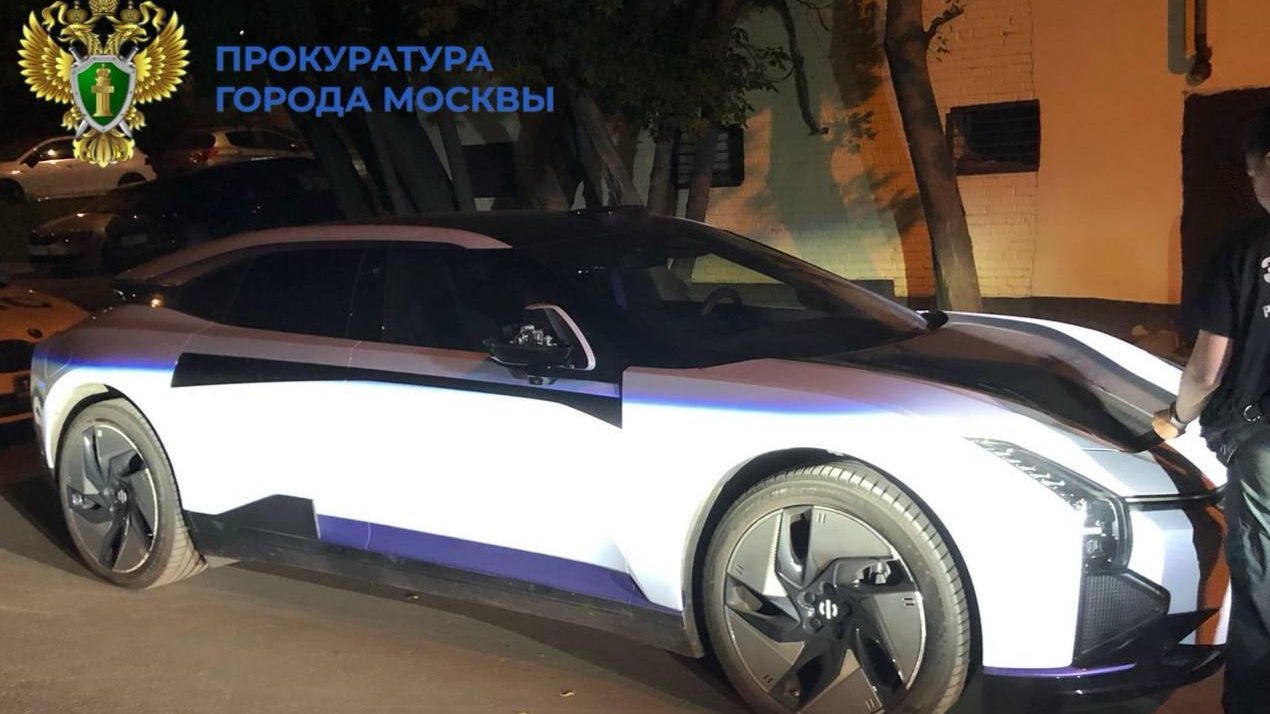 Автомобиль, сбивший людей на Бережковской набережной в Москве Автомобиль, сбивший людей на Бережковской набережной в Москве - РИА Новости, 1920, 12.07.2025