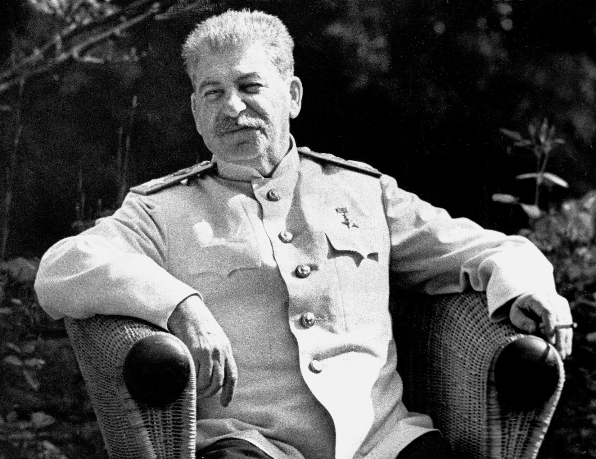 Председатель Совета народных комиссаров СССР и председатель Государственного комитета Обороны СССР, Генеральный секретарь ЦК ВКП (б)  Иосиф Сталин в Потсдаме  - РИА Новости, 1920, 14.07.2025