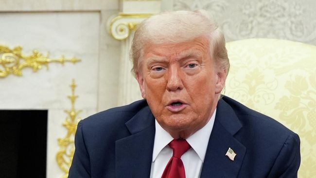 Президент США Дональд Трамп во время встречи в Вашингтоне с генеральным секретарем НАТО Марком Рютте. 14 июля 2025