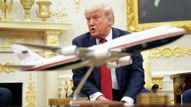 Президент США Дональд Трамп во время встречи в Вашингтоне с генеральным секретарем НАТО Марком Рютте