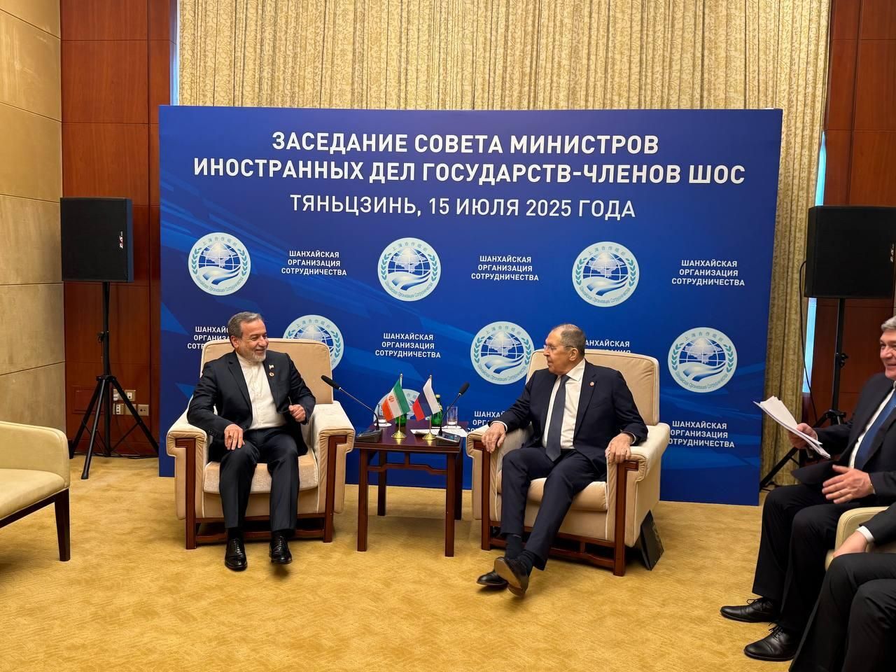 Министр иностранных дел РФ Сергей Лавров проводит переговоры с главой МИД Ирана Аббасом Аракчи на полях заседания глав МИД ШОС в Китае Министр иностранных дел РФ Сергей Лавров проводит переговоры с главой МИД Ирана Аббасом Аракчи на полях заседания глав МИД ШОС в Китае - РИА Новости, 1920, 01.09.2026