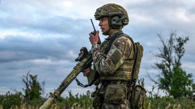 Российский военнослужащий Российский военнослужащий