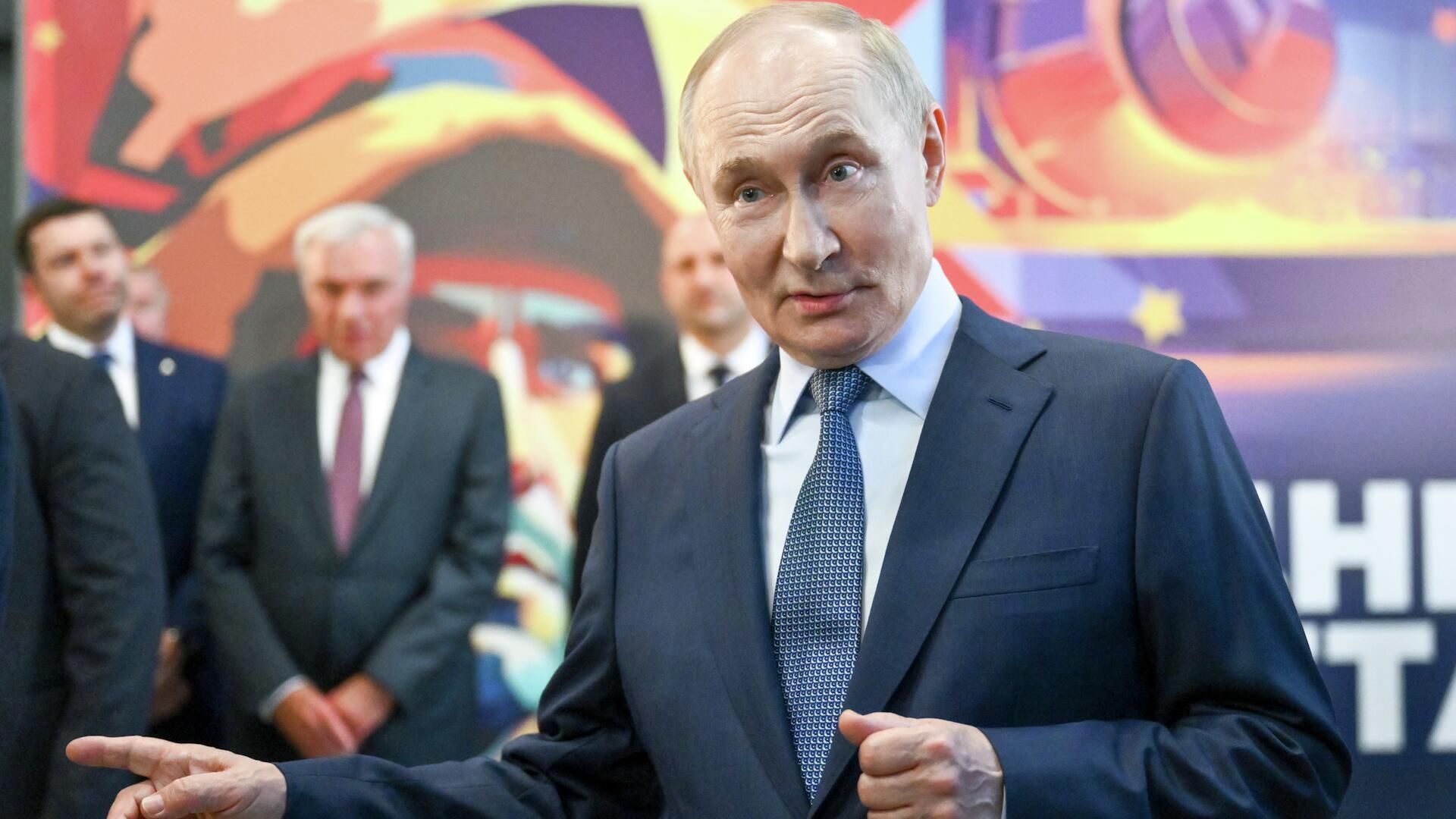 Путин о главном развлечении своего детства Путин о главном развлечении своего детства - РИА Новости, 1920, 16.07.2025
