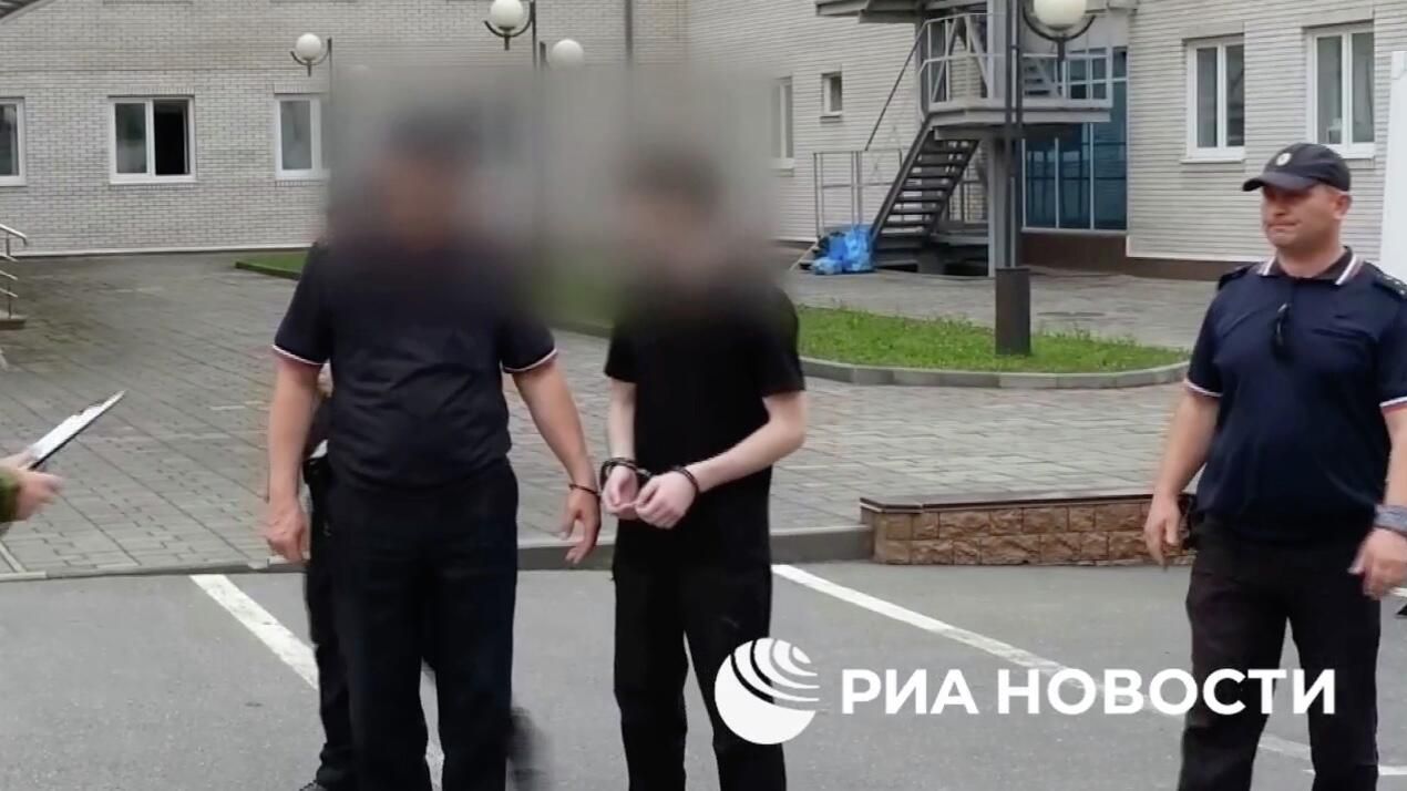 Задержание подростков, которые планировали теракт в отношении правоохранителей в Северной Осетии Задержание подростков, которые планировали теракт в отношении правоохранителей в Северной Осетии - РИА Новости, 1920, 18.07.2025