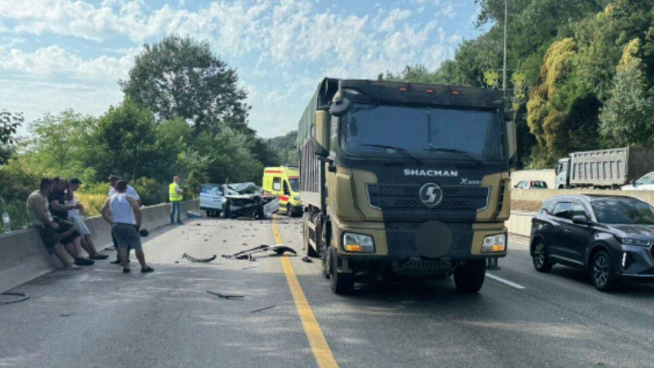 ДТП на автодороге Джубга-Сочи в районе Кудепсты ДТП на автодороге Джубга-Сочи в районе Кудепсты - РИА Новости, 1920, 19.07.2025