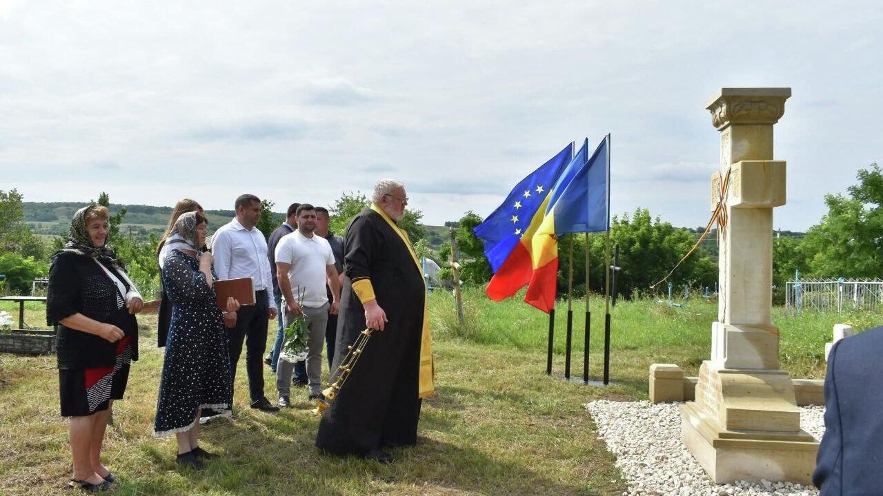 Открытие памятника военнослужащим армии Антонеску, вторгшимся на территорию Советского Союза летом 1941 года, в селе Душманы, Молдавия Открытие памятника военнослужащим армии Антонеску, вторгшимся на территорию Советского Союза летом 1941 года, в селе Душманы, Молдавия - РИА Новости, 1920, 21.07.2025
