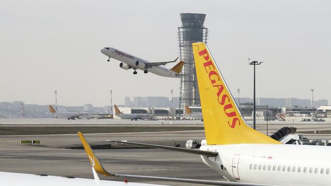 Самолет турецкой авиакомпании Pegasus Самолет турецкой авиакомпании Pegasus