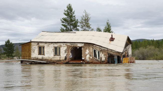 Затопленный дом в Оймяконе