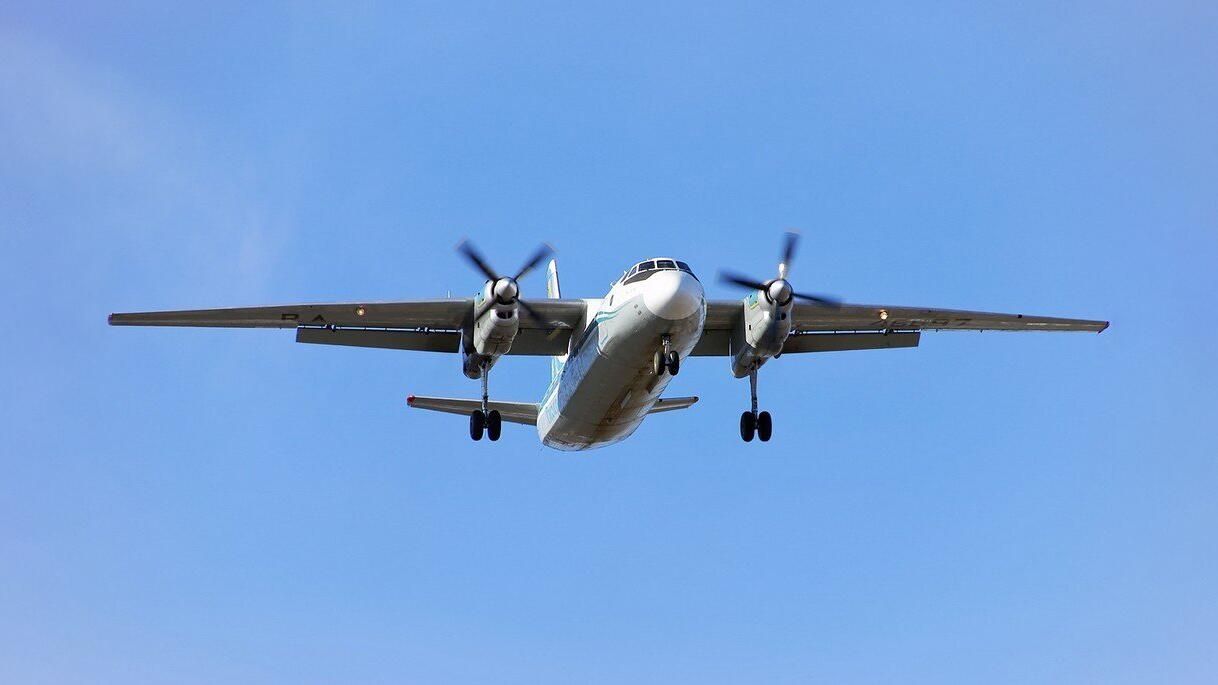 Пассажирский самолет Ан-24 авиакомпании Ангара Пассажирский самолет Ан-24 авиакомпании Ангара - РИА Новости, 1920, 20.08.2025
