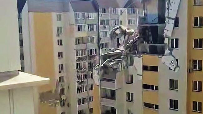 Последствия взрыва бытового газа в жилом доме в Саратове. Кадр видео из соцсетей