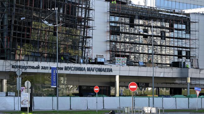 Работы по реконструкции фасада Крокус Сити Холла