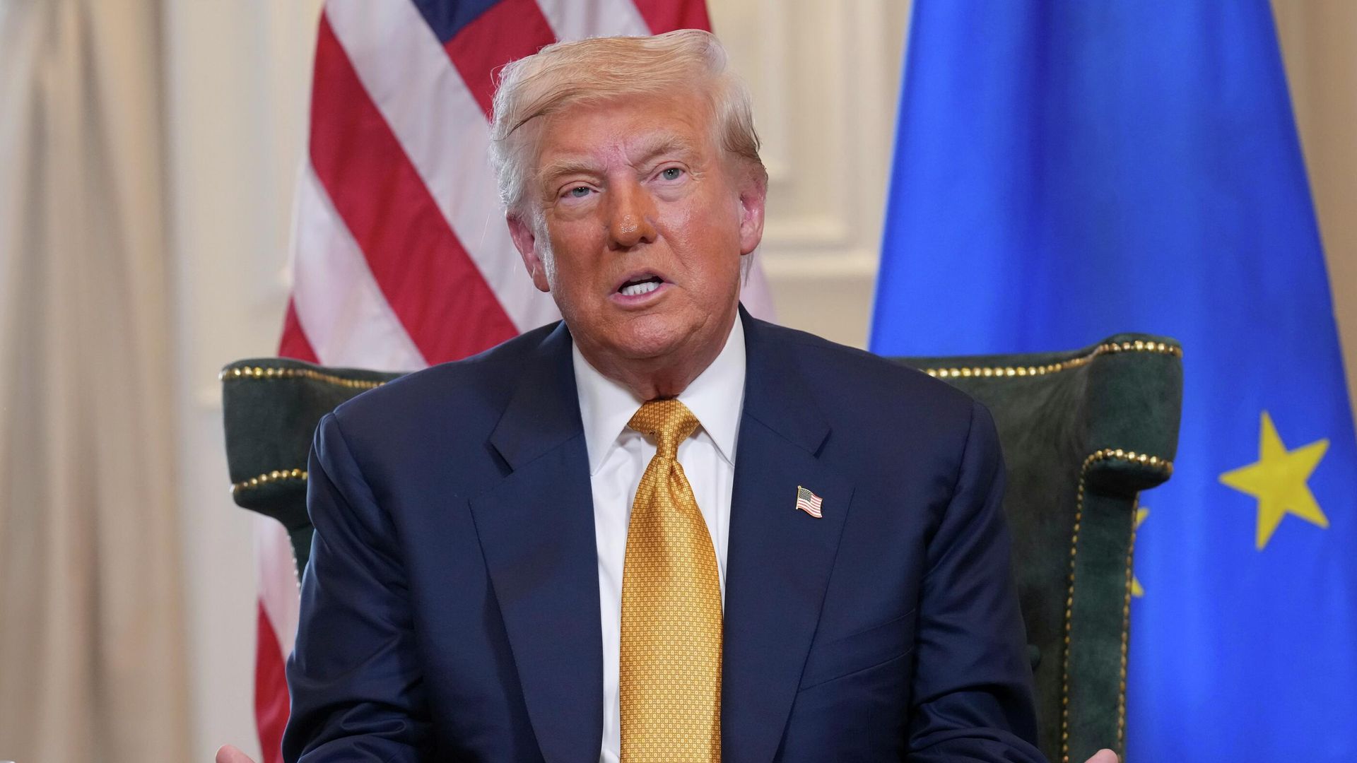 Президент Дональд Трамп во время встречи с председателем Европейской комиссии Урсулой фон дер Ляйен в Шотландии Президент Дональд Трамп во время встречи с председателем Европейской комиссии Урсулой фон дер Ляйен в Шотландии - РИА Новости, 1920, 03.08.2025