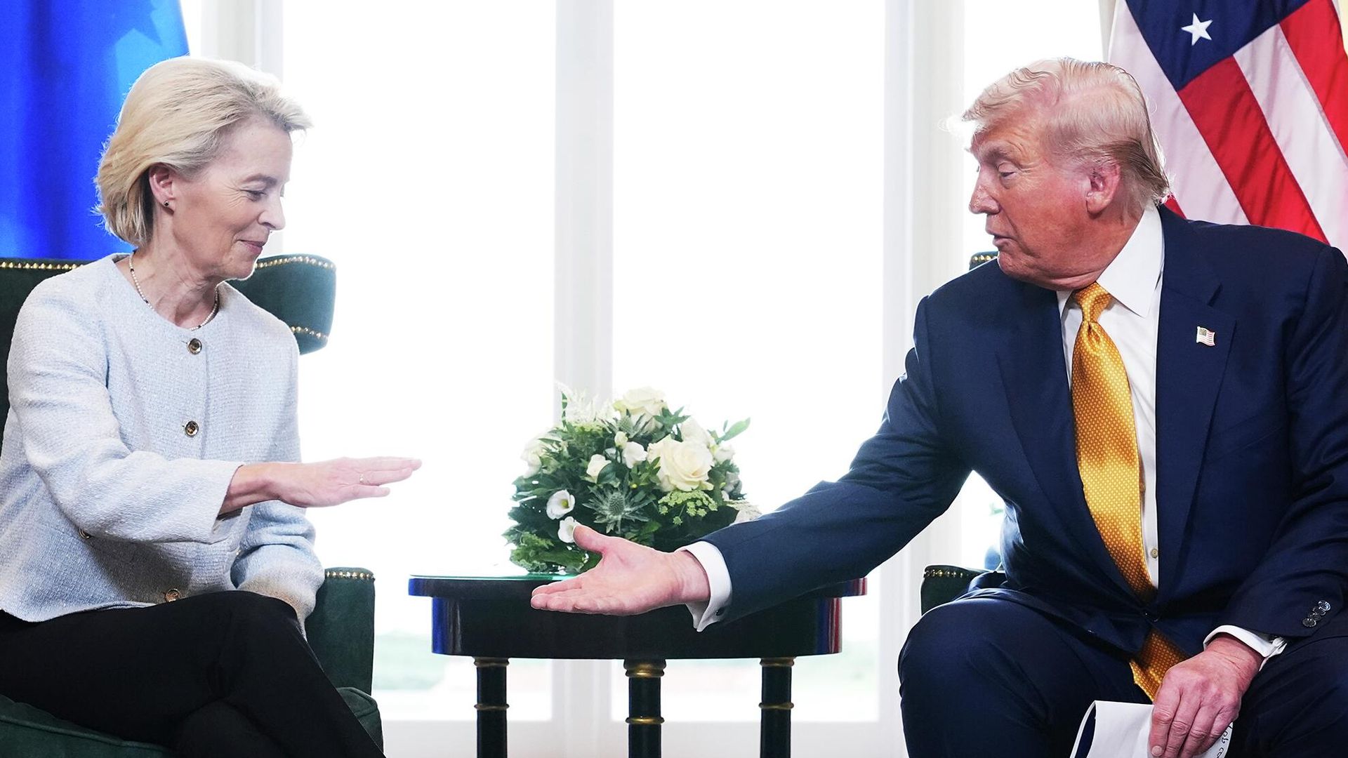Президент США Дональд Трамп и председатель Европейской комиссии Урсула фон дер Ляйен во время встречи в Шотландии Президент США Дональд Трамп и председатель Европейской комиссии Урсула фон дер Ляйен во время встречи в Шотландии - РИА Новости, 1920, 19.08.2025