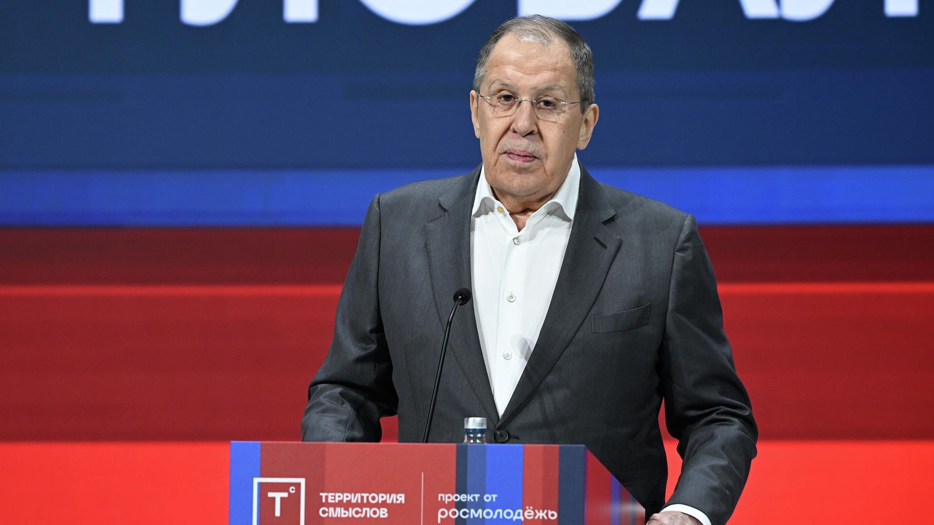 Министр иностранных дел России Сергей Лавров выступает на Всероссийском молодежном образовательном форуме Территория смыслов Министр иностранных дел России Сергей Лавров выступает на Всероссийском молодежном образовательном форуме Территория смыслов - РИА Новости, 1920, 28.07.2025