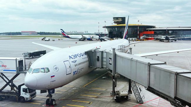Самолет Boeing 777-300 авиакомпании Аэрофлот в международном аэропорту Шереметьево