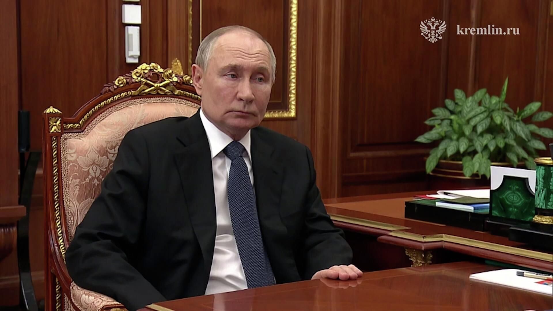 Рабочая встреча Путина с губернатором Ставропольского края Владимировым - РИА Новости, 1920, 28.07.2025