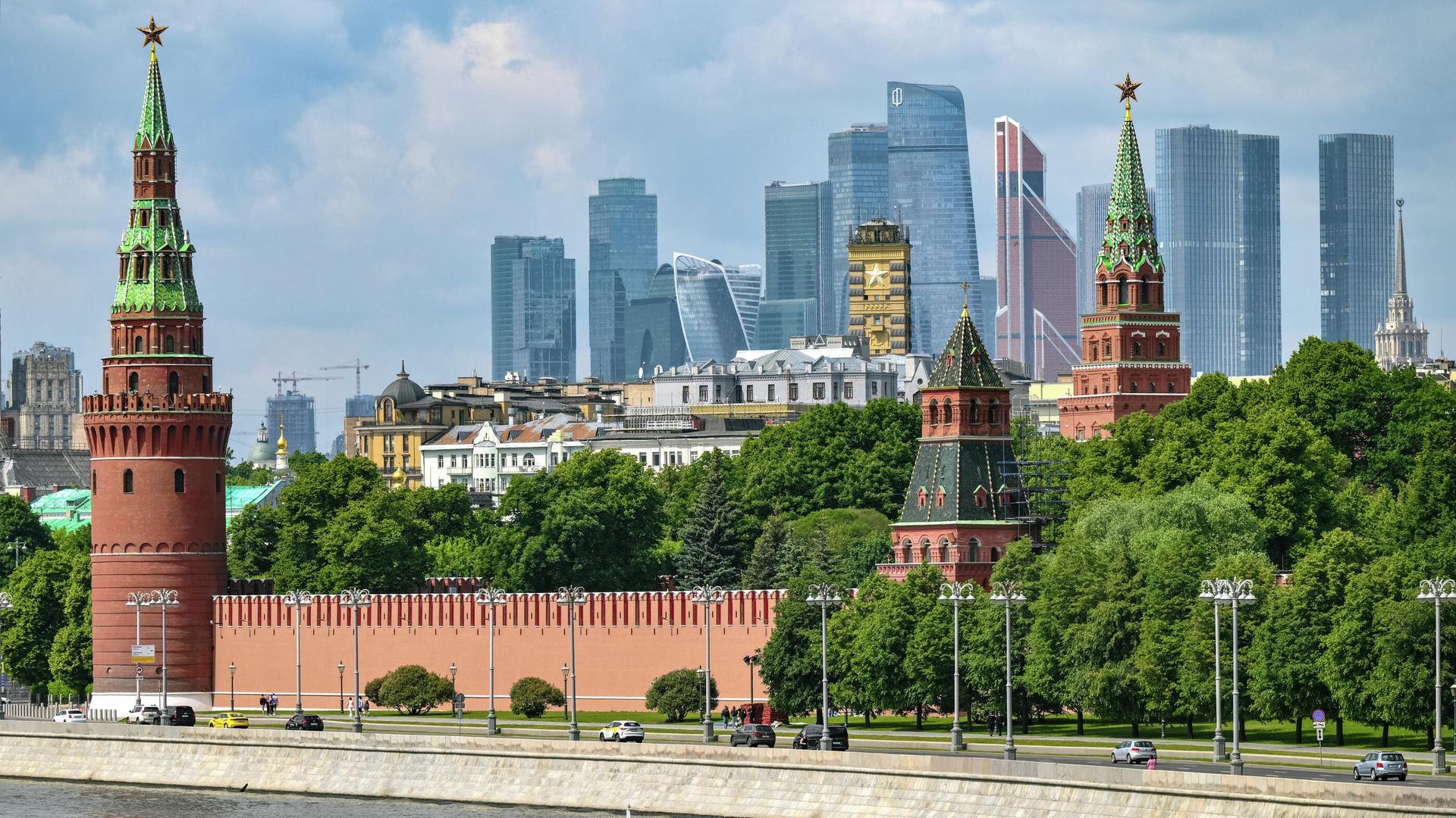 Вид на Кремль, Москву-реку и международный деловой центр Москва-Сити Вид на Кремль, Москву-реку и международный деловой центр Москва-Сити - РИА Новости, 1920, 06.09.2025