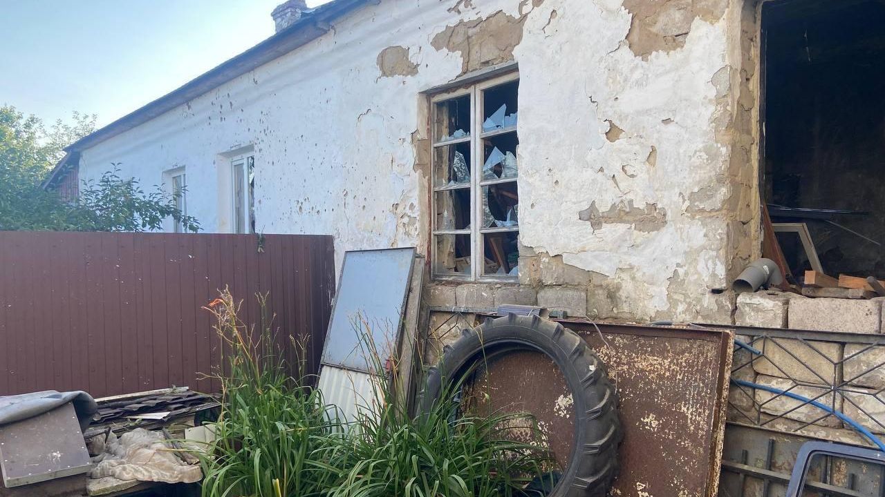 Последствия атаки украинских БПЛА на поселок Октябрьский Белгородского района - РИА Новости, 1920, 31.07.2025