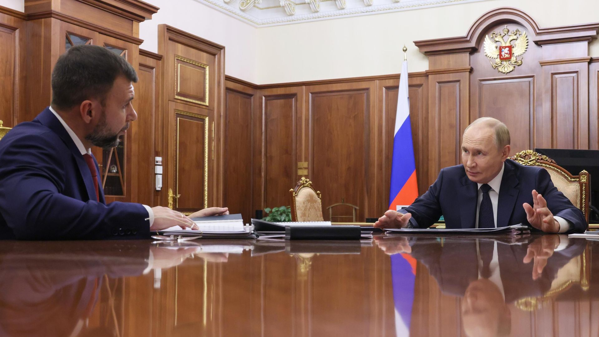 Президент РФ Владимир Путин и глава ДНР Денис Пушилин во время встречи в Москве Президент РФ Владимир Путин и глава ДНР Денис Пушилин во время встречи в Москве - РИА Новости, 1920, 04.08.2025
