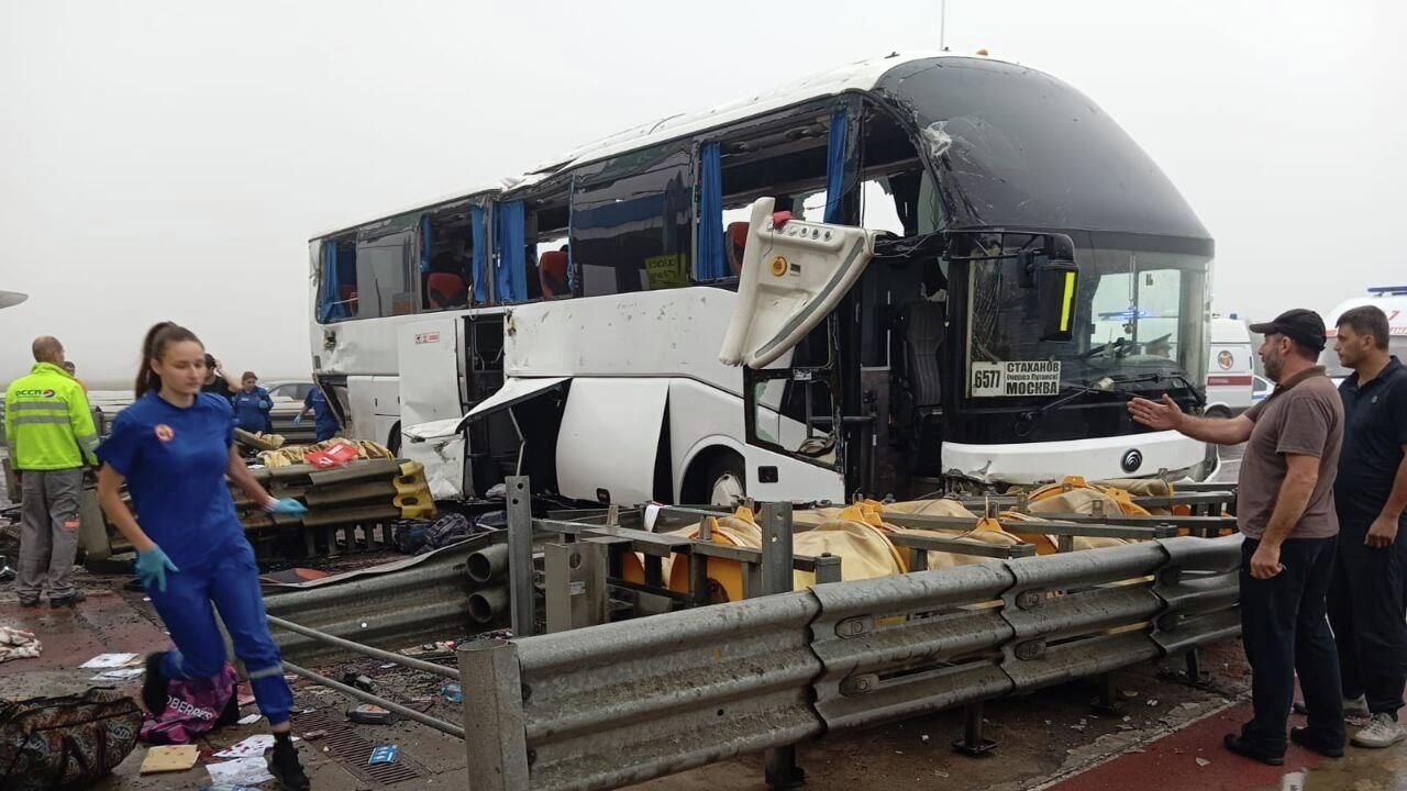 На месте ДТП с участием пассажирского автобуса в Тульской области На месте ДТП с участием пассажирского автобуса в Тульской области - РИА Новости, 1920, 05.08.2025
