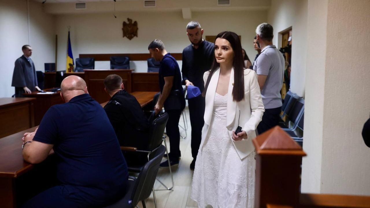 Глава Гагаузской автономии в составе Молдавии Евгения Гуцул перед оглашеним приговора по ее делу в районном суде Кишинева Глава Гагаузской автономии в составе Молдавии Евгения Гуцул перед оглашеним приговора по ее делу в районном суде Кишинева - РИА Новости, 1920, 06.08.2025