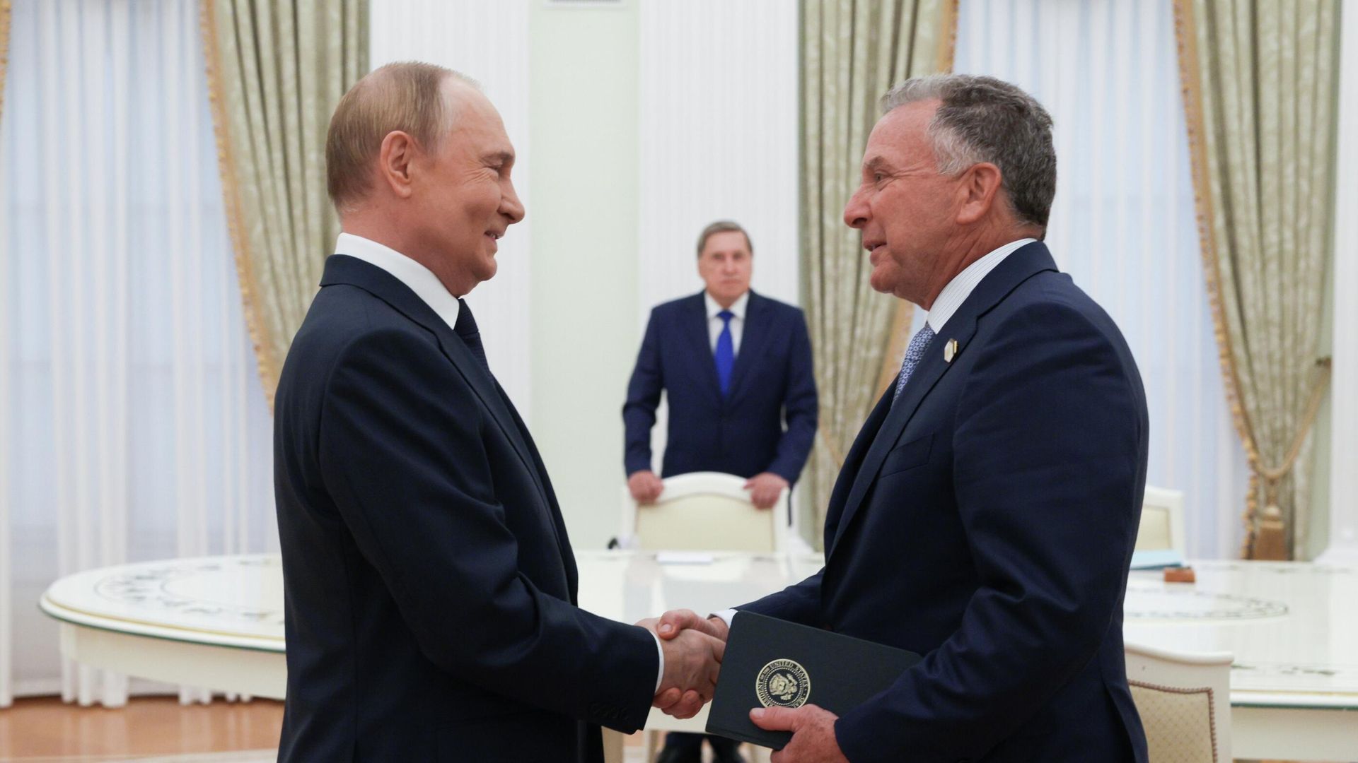 Президент России Владимир Путин и спецпосланник президента США Дональда Трампа по Ближнему Востоку Стивен Уиткофф во время встречи - РИА Новости, 1920, 06.08.2025