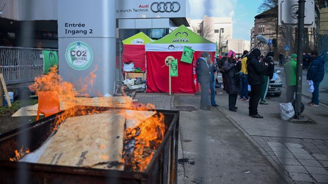 Обстановка у закрытого завода Audi в Брюсселе Обстановка у закрытого завода Audi в Брюсселе
